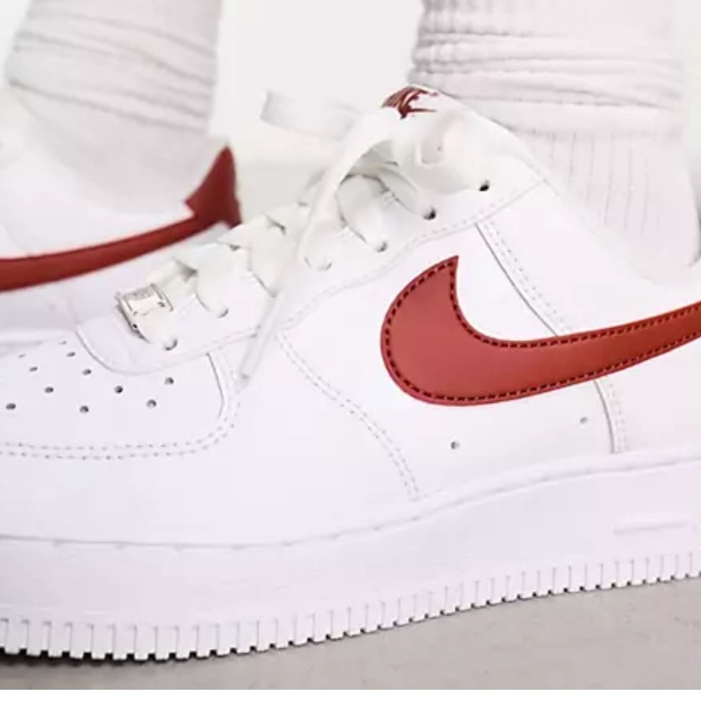 NIKE AIR FORCE 1 White Rugged Orange Women’s Size 8.5